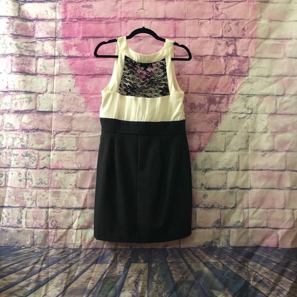 Ruffled to the knee dress - Picture 2 of 2